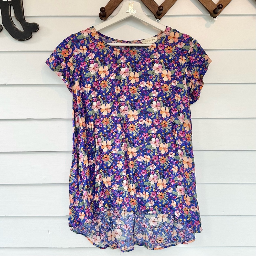 CYNTHIA Rowley Floral High Low Relaxed Fit Top